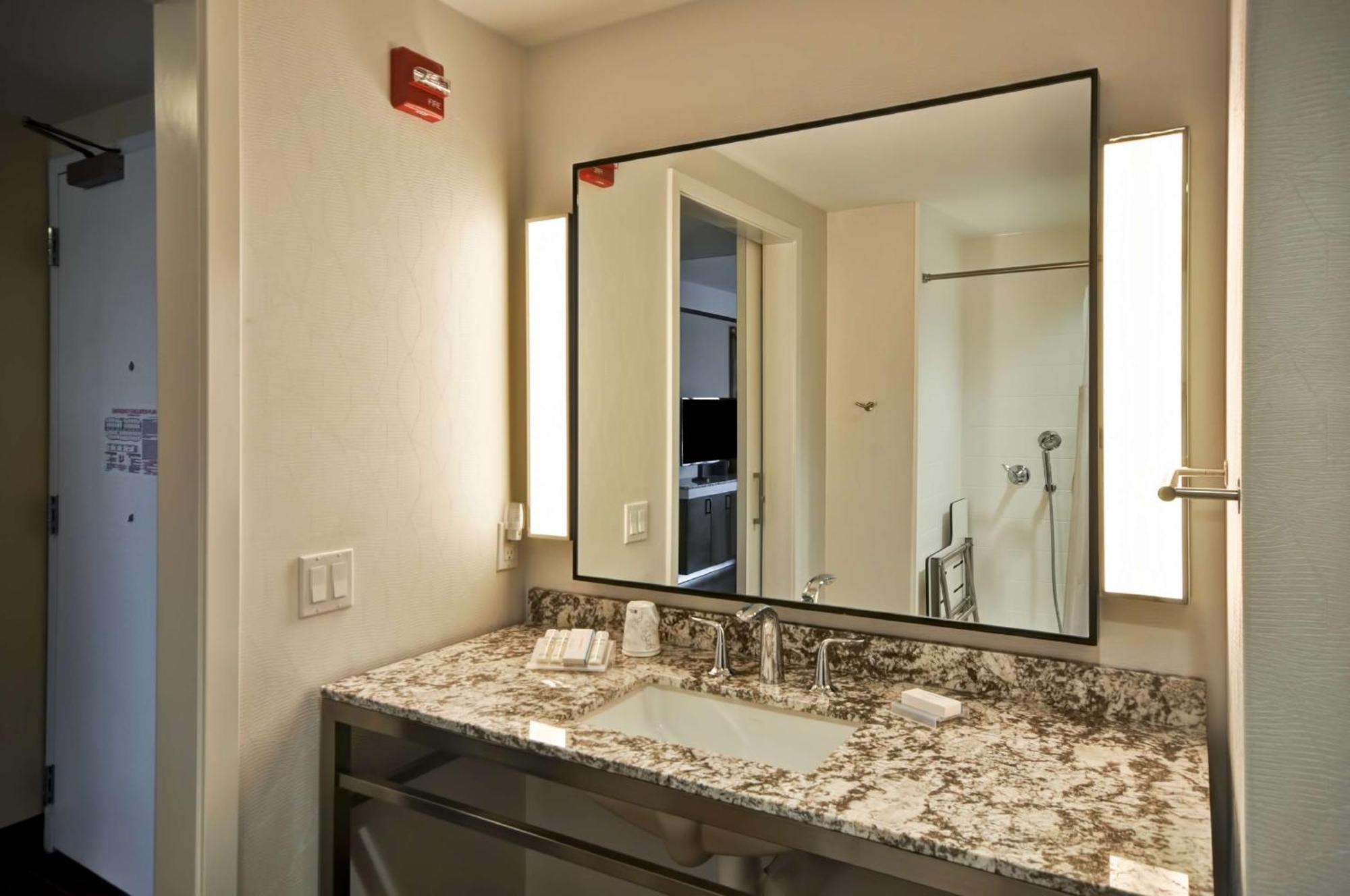 Hilton Garden Inn Detroit Troy Esterno foto